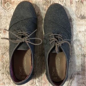 Grey Toms Loafers size 9
